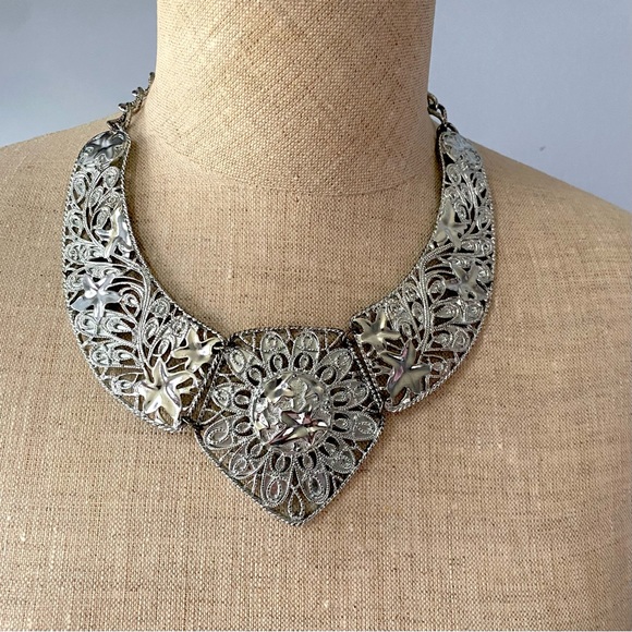 Vintage Jose Barrera for Avon silver-tone Falling Leaves collar necklace - Picture 4 of 14